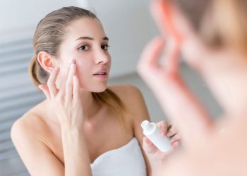 Beauty in Winter เปล่งออร่า ท้าลมหนาว เมคอัพสู้หน้าลอก เผยผิวสวยสะกดทุกสายตา