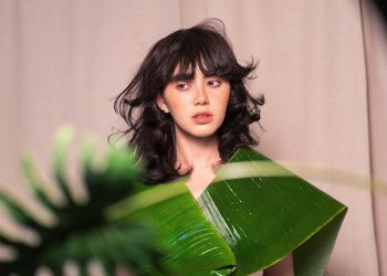 ดาวิกา ของจริงสวยกระอักเลือด กราบความแม่ กับคอเล็คชั่นใบตอง