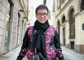 ตามส่องแฟชั่นสุดปังในต่างแดนของ ดร.สมศักดิ์ ชลาชล งานนี้ Fashion Week มีหนาว