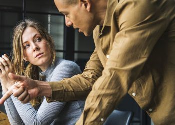 6 เทคนิคคุยกับลูกค้าสร้างบทสนทนาให้ต่อเนื่องอย่างมืออชีพ อะไรพูดแล้วปัง อะไรพูดแล้วพัง