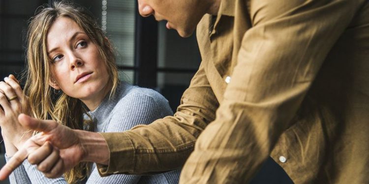 6 เทคนิคคุยกับลูกค้าสร้างบทสนทนาให้ต่อเนื่องอย่างมืออชีพ อะไรพูดแล้วปัง อะไรพูดแล้วพัง