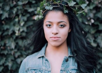 4 วิธีแก้ผมชี้ฟูแบบได้ผล จะฝนหรือหนาวแค่ไหนก็อยู่ทรง