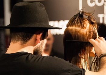 How to เป็นช่างผมฟรีแลนซ์อย่างไรให้มั่นคงไร้กังวลในยุค 2018