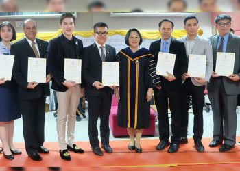 ดร.สมศักดิ์ ชลาชล ประธานกรรมการบริษัท ชลาชล จำกัด ได้รับรางวัล “ศิษย์เก่าดีเด่น ด้านวิชาชีพและวิชาการ” ประจำปี ๒๕๖๑