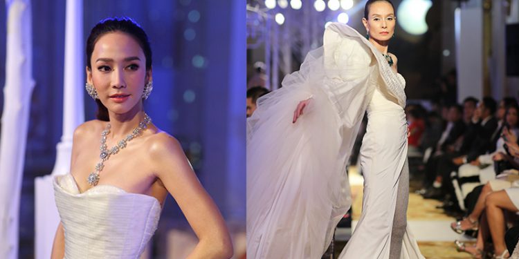 สวยอ้าปากค้าง “อั้ม -พัชราภา” แปลงร่างเป็น “ราชินีหิมะ” เผยโฉมเครื่องเพชร “บิวตี้ เจมส์” สุดตระการตา