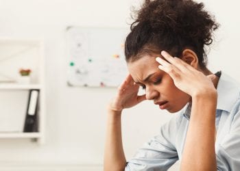 มัดผมบ่อยๆ ทำให้ปวดหัวจริงไหม?