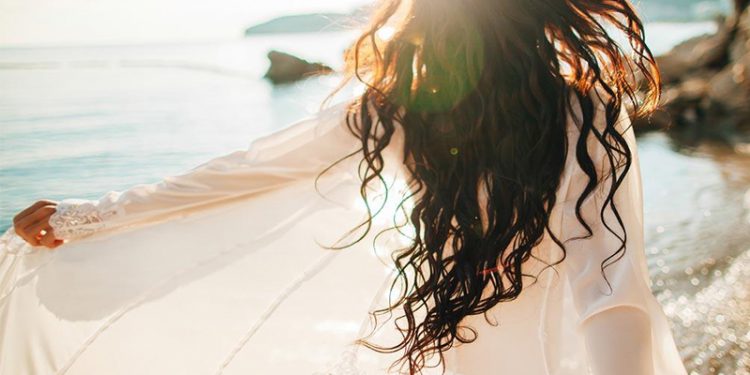 ผมสวยสุขภาพดี “ ร้อนนี้” ดูแลอย่างไร?