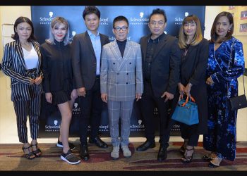 ดร.สมศักดิ์ ชลาชล ประธานกรรมการชลาชล กรุ๊ป บรรยาย “DIGITAL DISRUPTION FOR HAIRDRESSER”