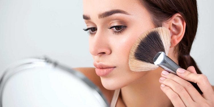 เมคอัพยังไงให้เป๊ะ? โดนน้ำก็ไม่พัง