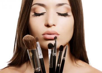 4 เคล็ดลับเมคอัพลุคให้คุณพร้อมลุยหน้าฝน