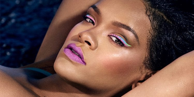 ร้อนแรงขั้นสุดกับลิปสติกแบบฉบับ Rihanna