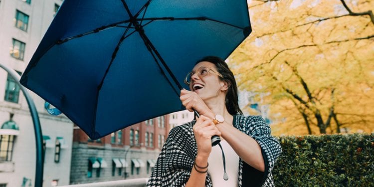 4 ไอเท็มสำคัญลุยหน้าฝน!