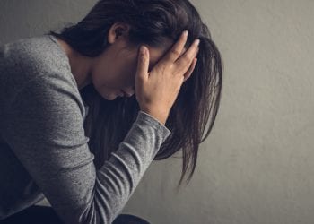 3 เคล็ดลับปิดผมขาวภายในไม่กี่นาที