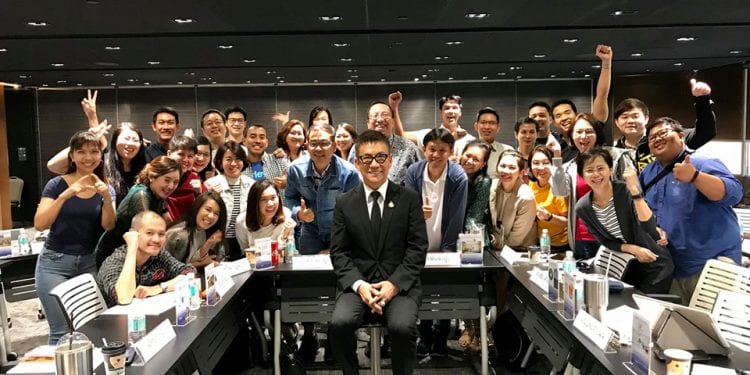 ดร.สมศักดิ์ ชลาชล ได้รับเกียรติจาก โรงเรียนบ่มเพาะธุรกิจ  บีไอเอส (Business Incubation School)