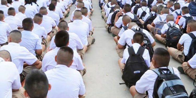 เปิดประวัติ “ทรงนักเรียน” หัวเกรียนขาสั้น