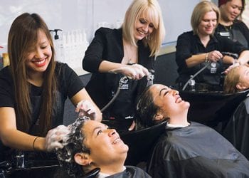 มาตรฐานอาชีพธุรกิจเสริมสวย ตอนที่ 3: เจาะลึกมาตรฐานอาชีพช่างสระผม